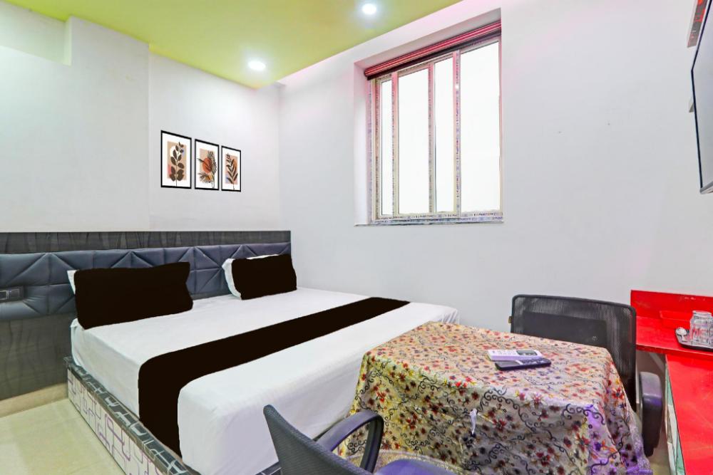 super collection o sheesh mahal hotel