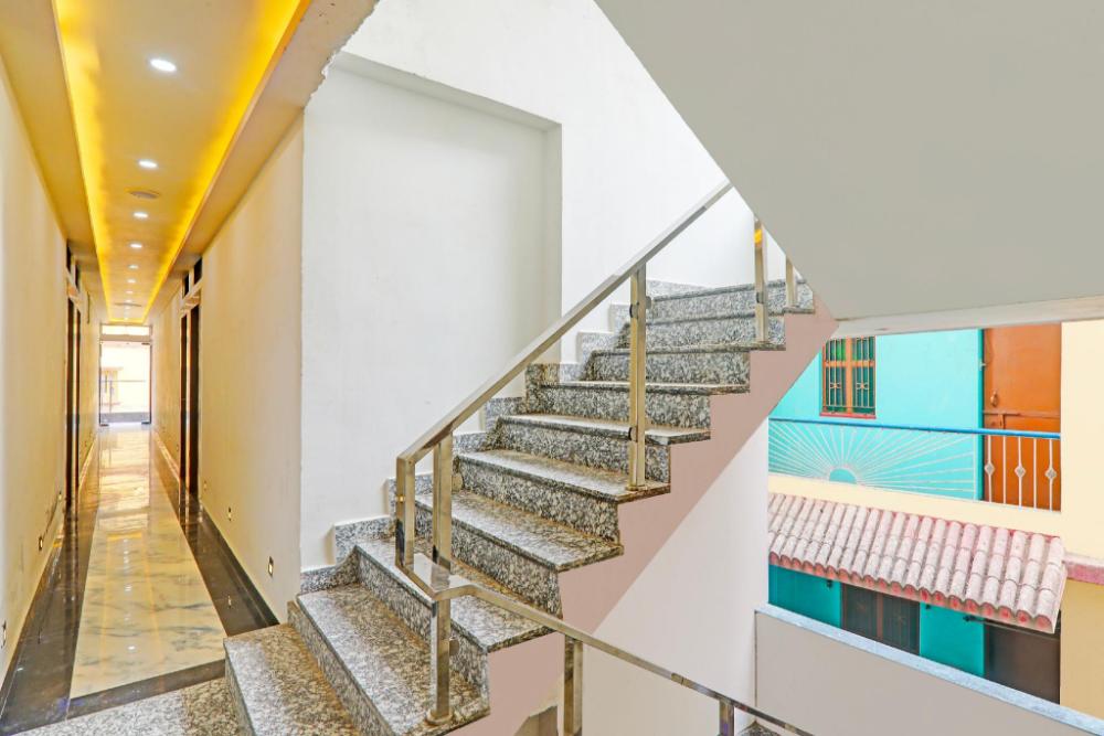 super collection o sheesh mahal hotel