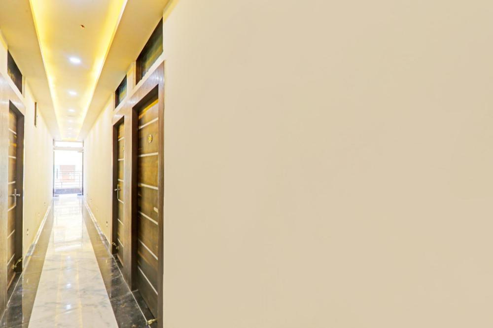 super collection o sheesh mahal hotel