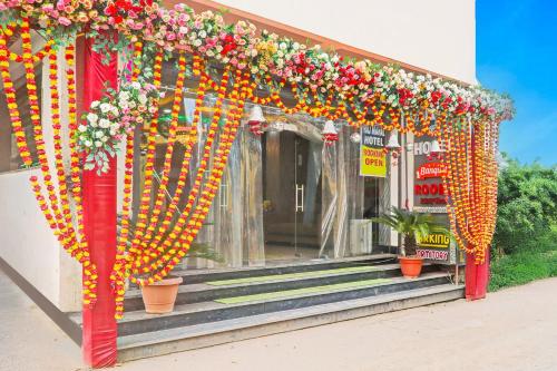 super collection o sheesh mahal hotel