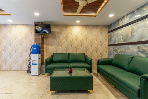 chalet hotel madiwala
