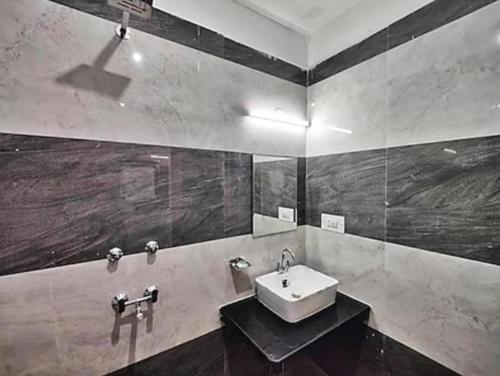 celebriti inn by london vista hotels old manali