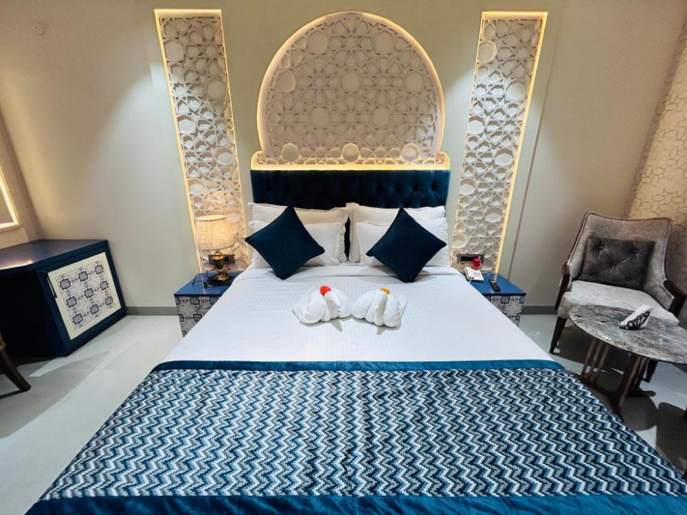 hotel meena aurum inn