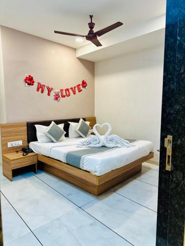 hotel sukoon best luxurious hotel rooms in surat city center