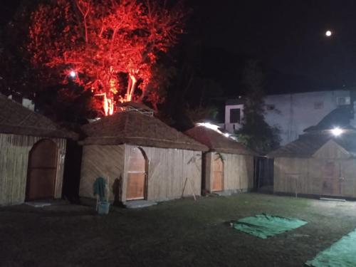 anmols camps and huts by stayapart