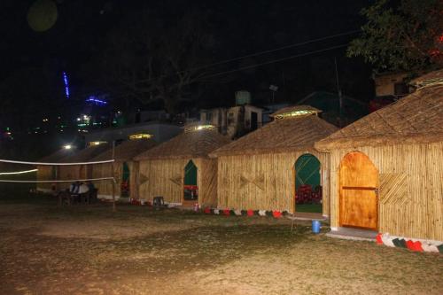 anmols camps and huts by stayapart