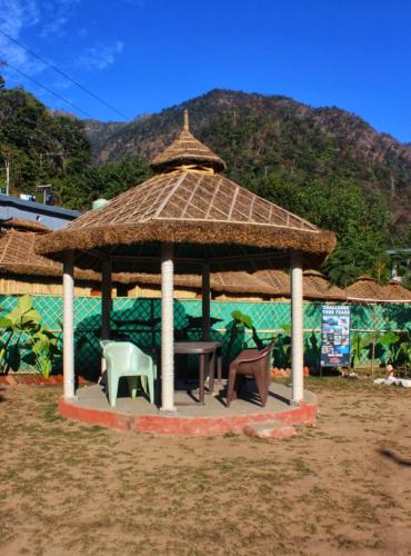 anmols camps and huts by stayapart