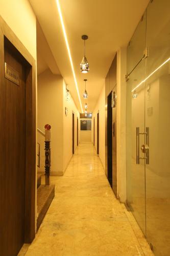 perfectstayz dhruv nanda