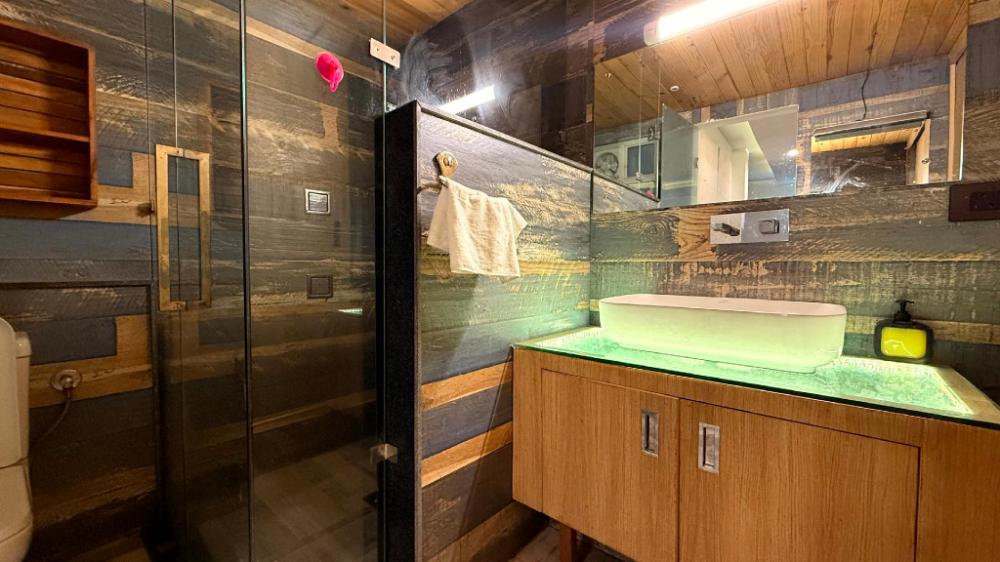 yes hotel by the ganges