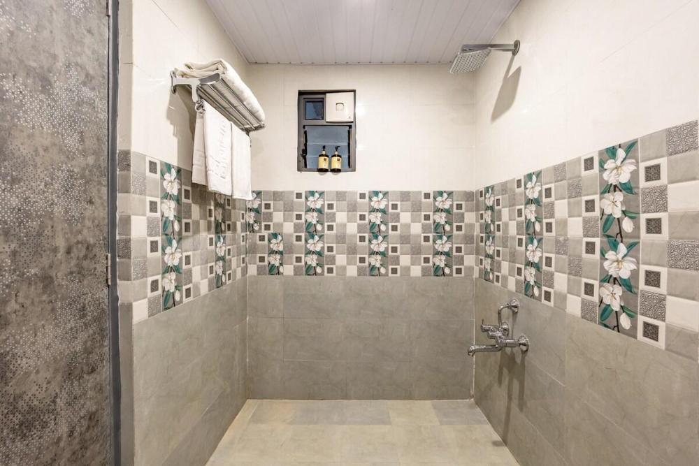 alaya stays balcony and hill view lake city heights