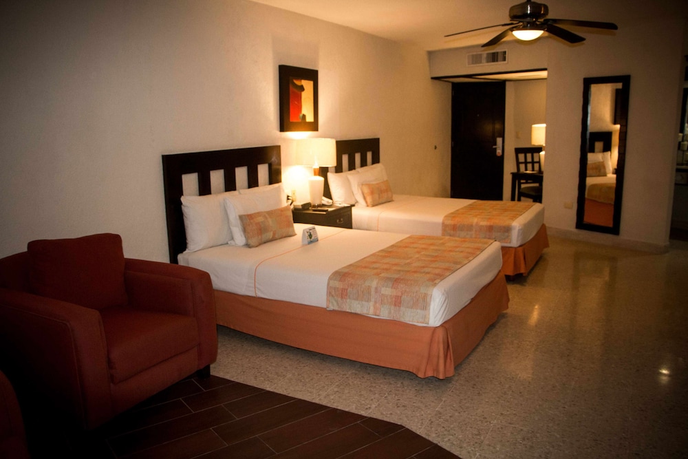 best western hotel posada freeman zona dorada