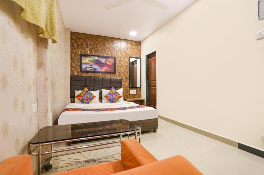 hotel nithyanand