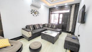 vacationbuddy 3 br home paschim vihar jwala heri