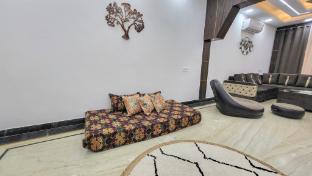 vacationbuddy 3 br home paschim vihar jwala heri