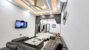 vacationbuddy 3 br home paschim vihar jwala heri