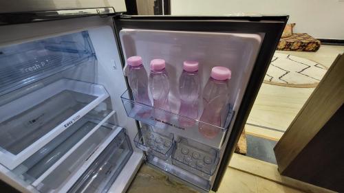 vacationbuddy 3 br home paschim vihar jwala heri