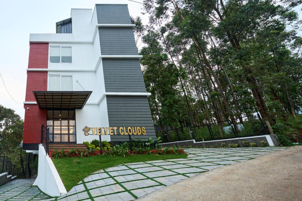 velvet clouds munnar