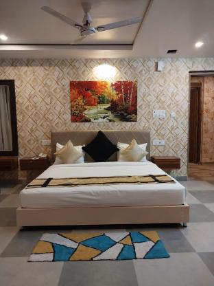 gulmohar guest house