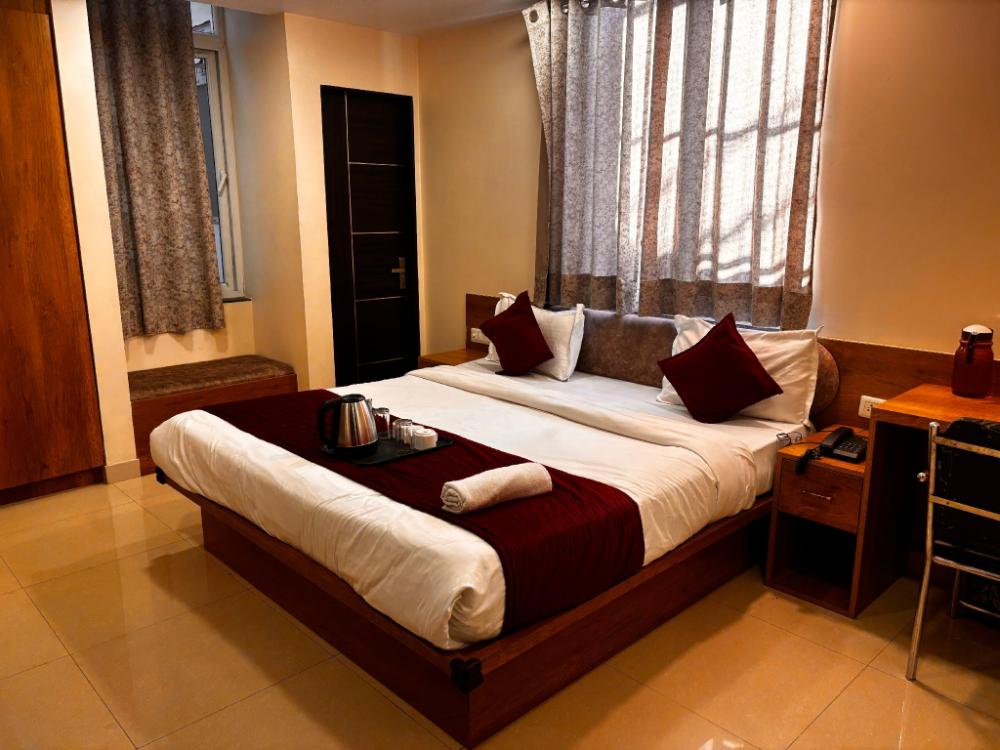 hotel gulabi nagri malviya nagar jaipur