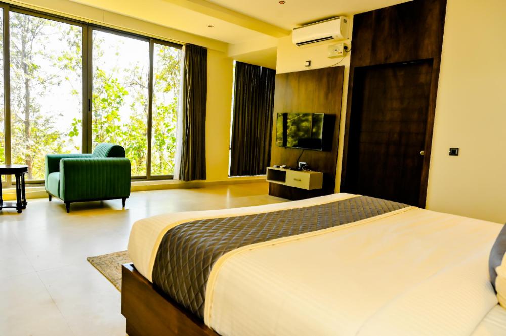 the zims luxor resort