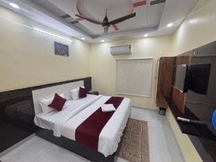 hotel hanumat palace
