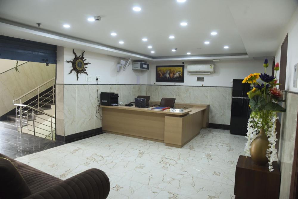 hotel om regency