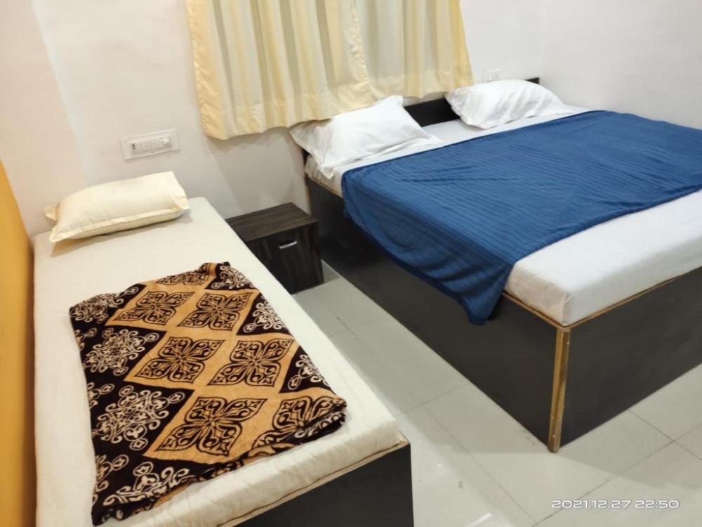 hotel sai santosh shirdi