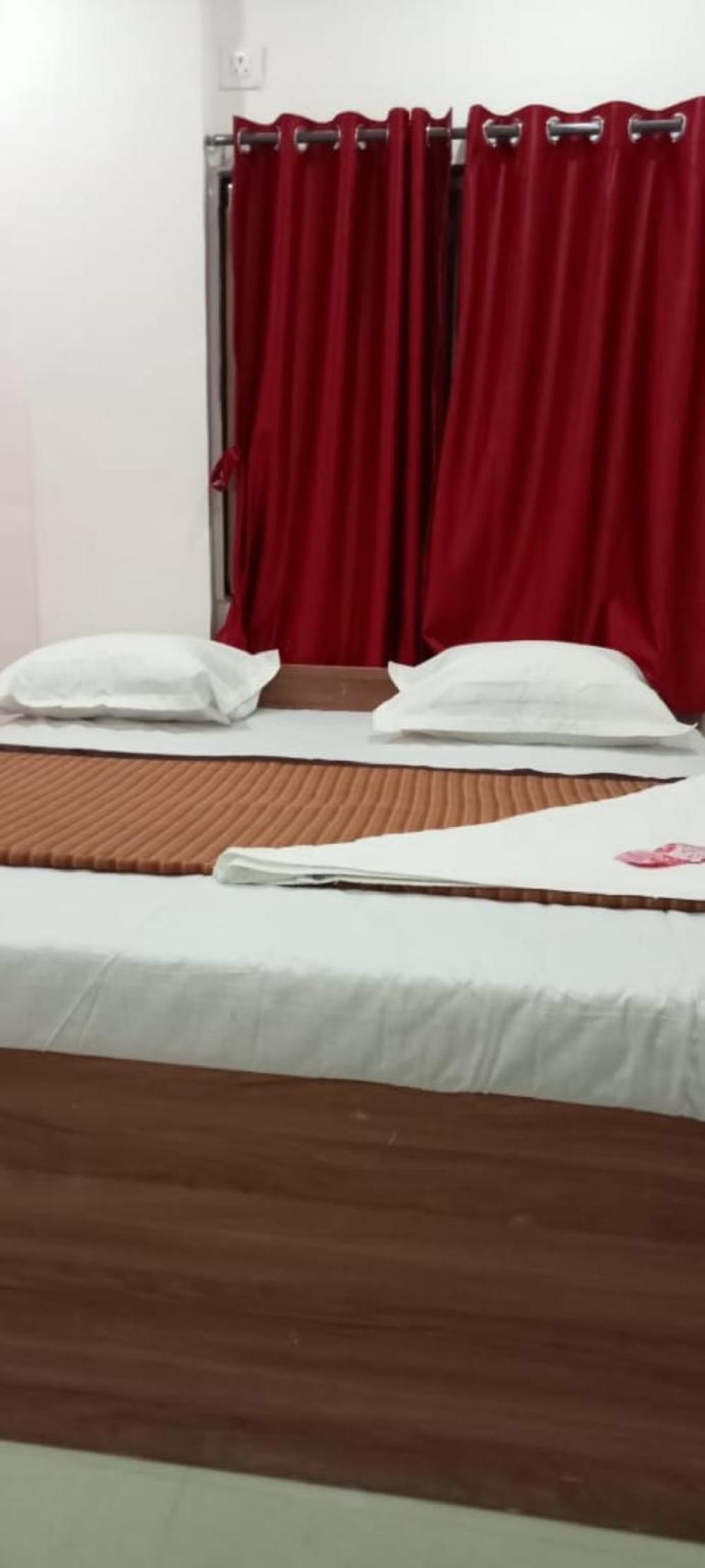 hotel sai santosh shirdi