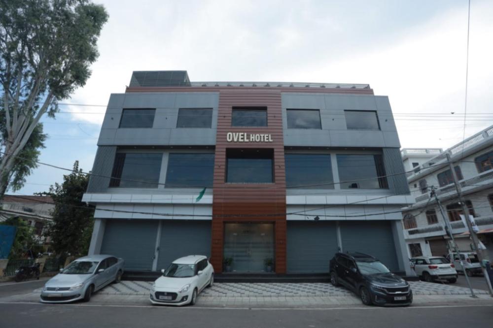 hotel ovel hotel ludhiyana