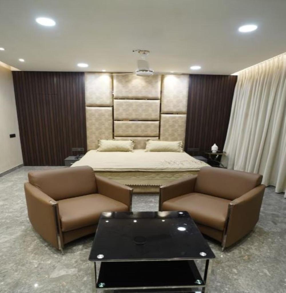 hotel ovel hotel ludhiyana