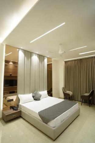 hotel ovel hotel ludhiyana