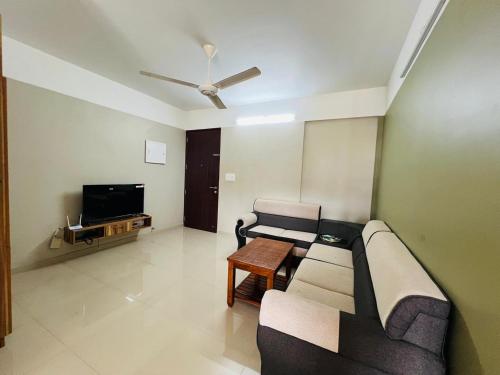 luxe oasis palmgrove oppo lulu mall trivandrum