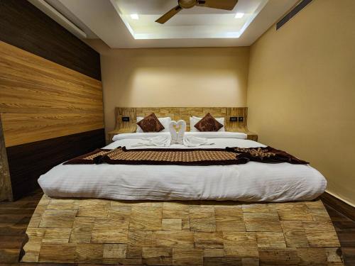 arcadian hotel
