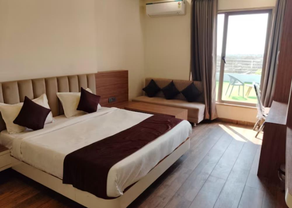 hotel tarun palace bhopal