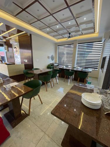 hotel mb nirala shyam