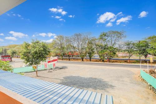 hotel o queen hotel and restaurant