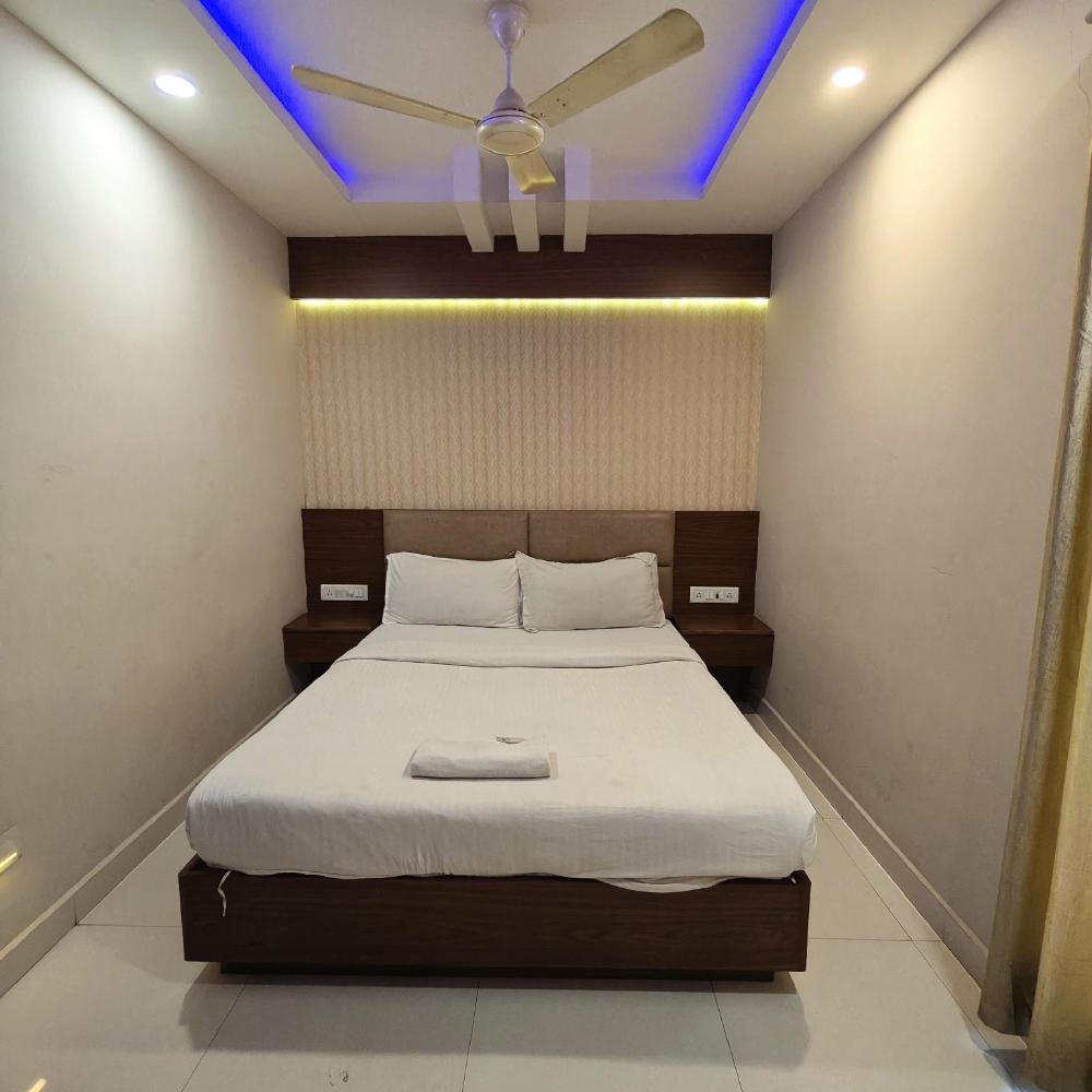 smart home service apartment by stayz royale