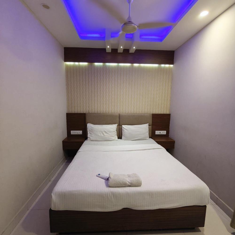 smart home service apartment by stayz royale