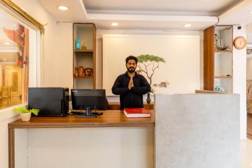 hotel the classic inn noida sec 70