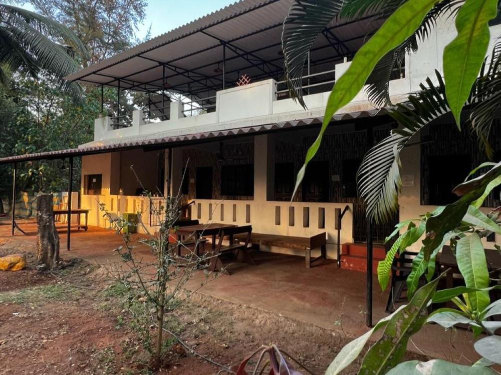 seafront beach cottage alibag