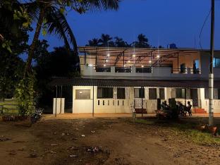 seafront beach cottage alibag