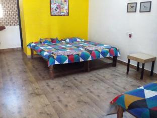 seafront beach cottage alibag