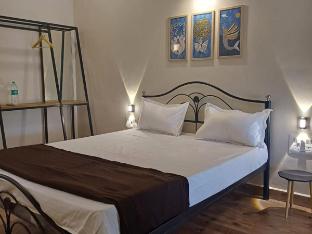 seafront beach cottage alibag