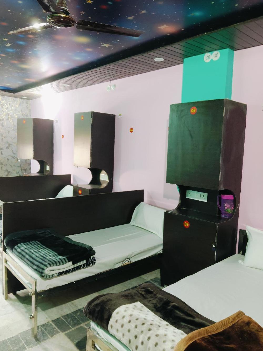 hotel in kashi