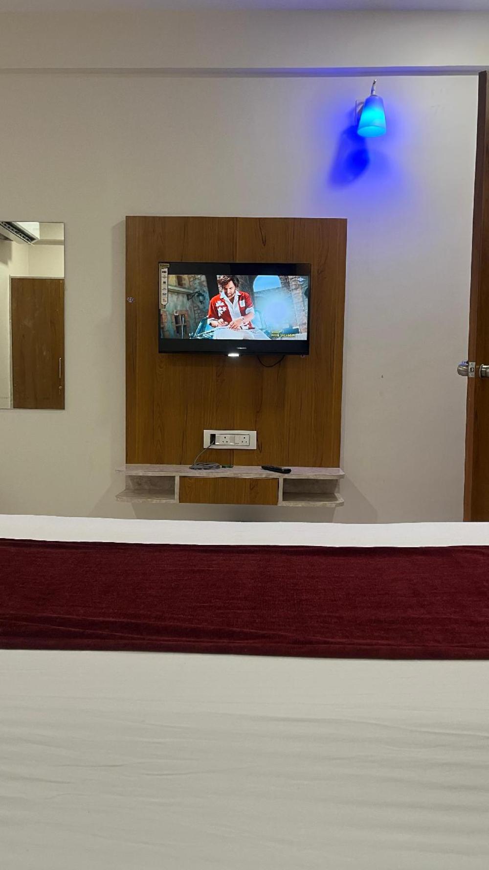 hotel shree hari om residency