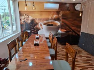 auric hotel