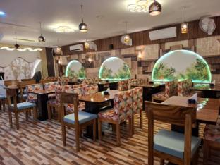 auric hotel