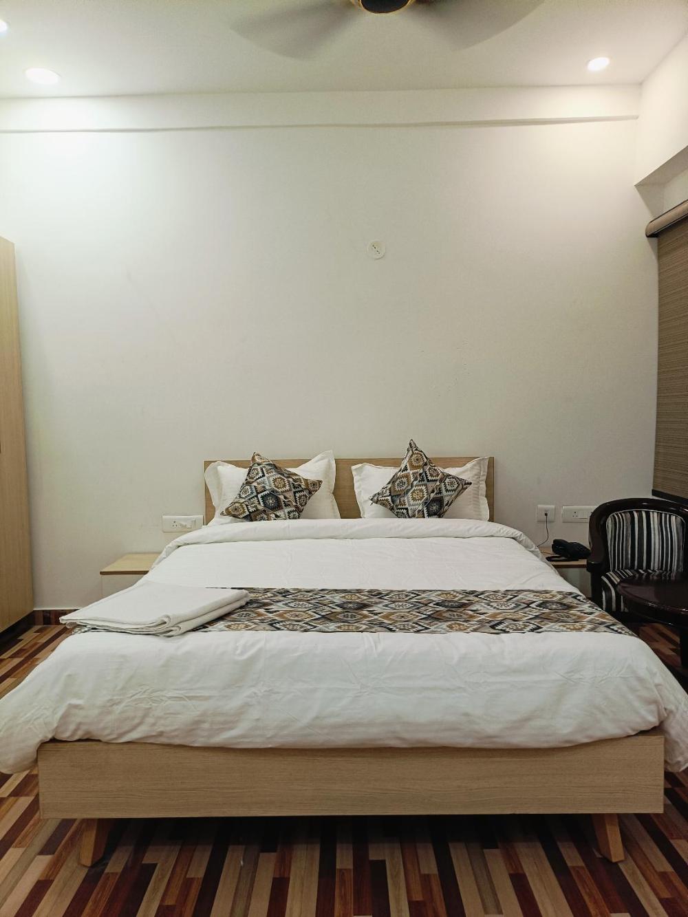 auric hotel