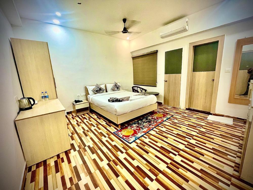 auric hotel