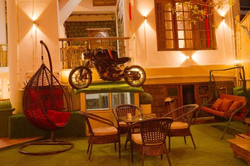 nezer hostel and roof top cafe